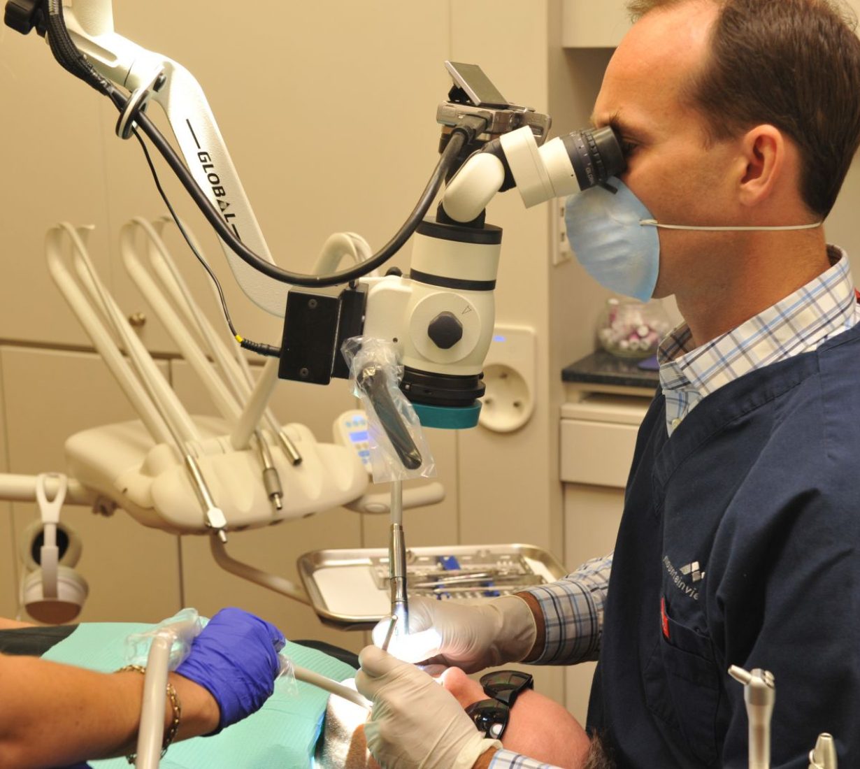 Micro Endodontic Treatment